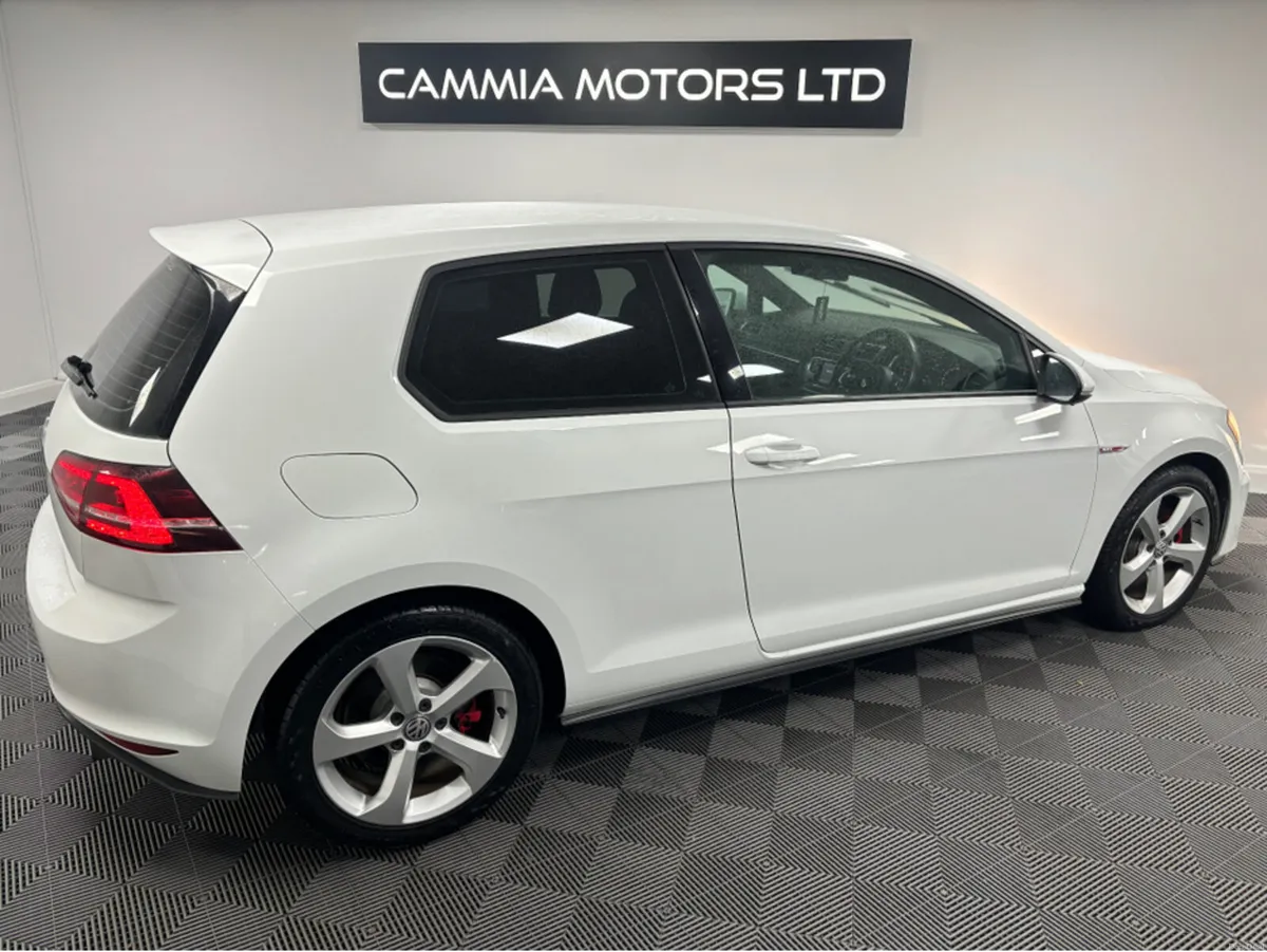 Volkswagen Golf VOLKSWAGEN GOLF GTI 2.0 TSI MANUAL - Image 5