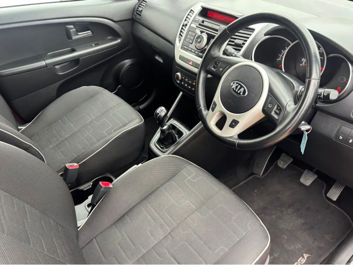 Kia Venga 1.4 ELITE DIESEL 5DR - Image 2