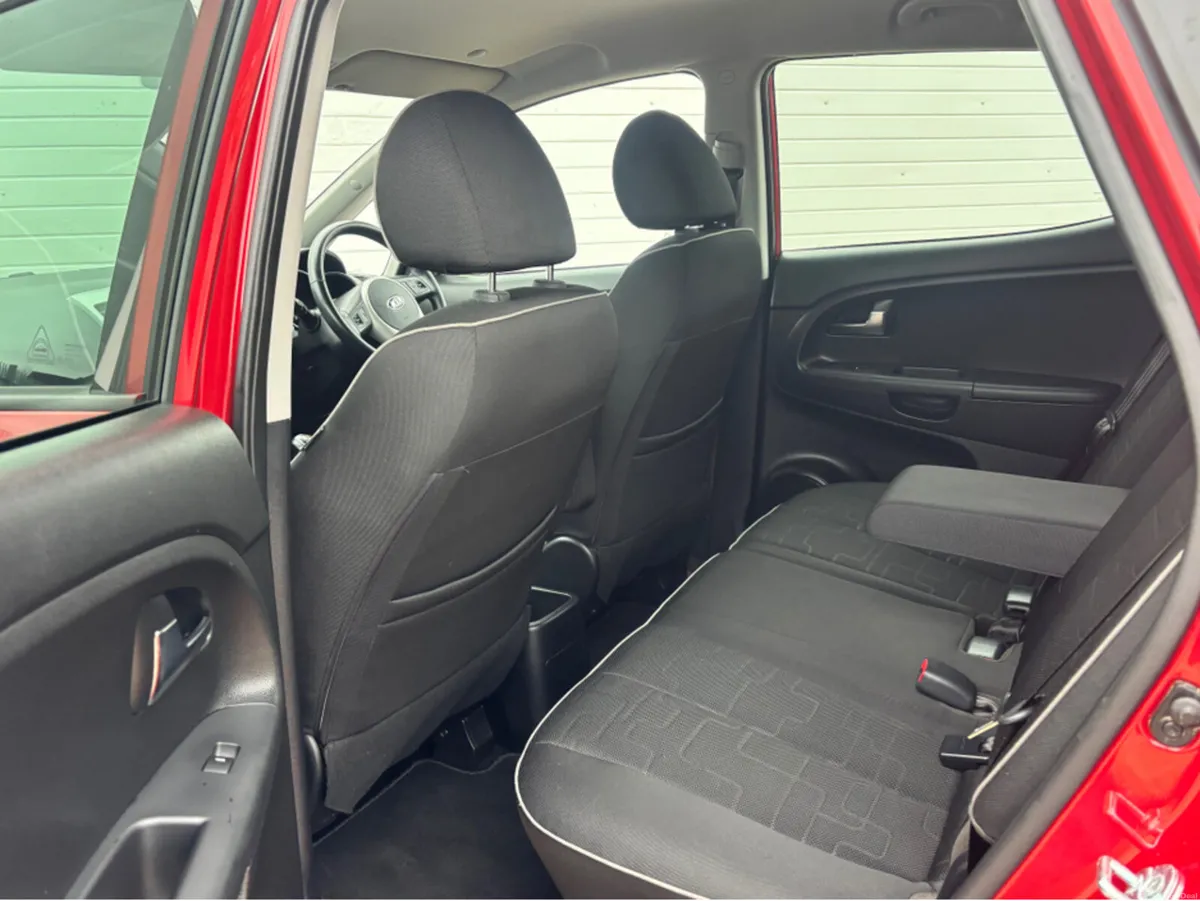 Kia Venga 1.4 ELITE DIESEL 5DR - Image 4
