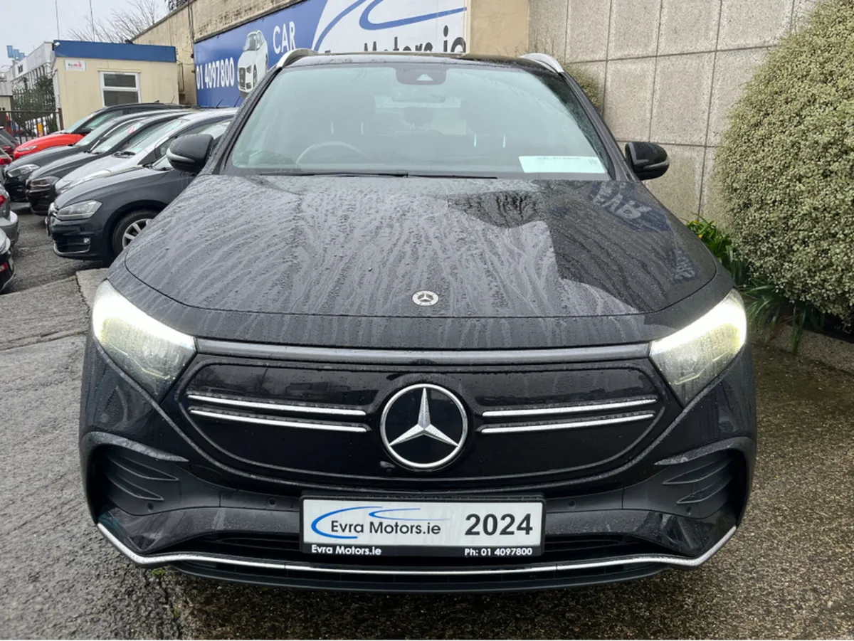 Mercedes-Benz EQA 300 AMG LINE 4MATIC - Image 2