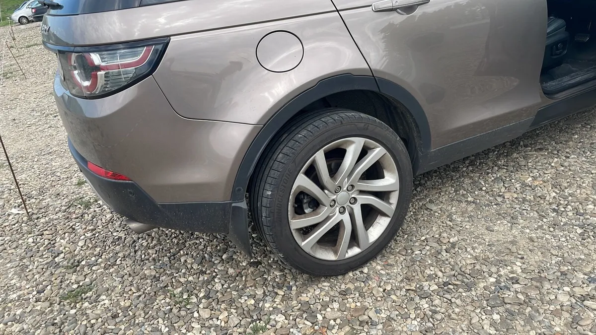 Land Rover Discovery Sport 2017 - Image 4