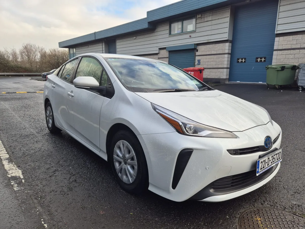 TOYOTA PRIUS/2022/1.8 PETROL HYBRID/AUTO/NCT&TAX - Image 3
