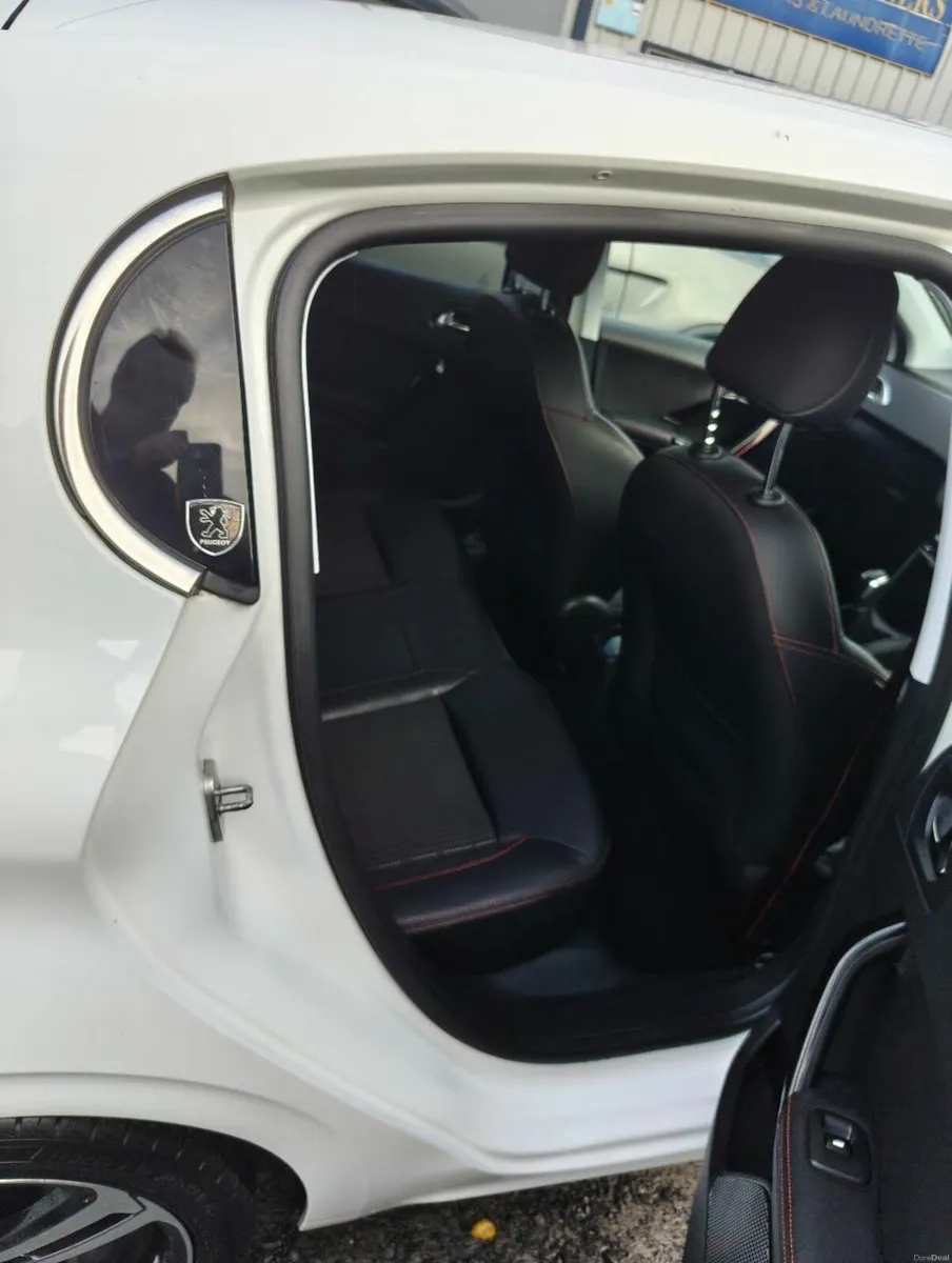 Peugeot 208 2016 - Image 2