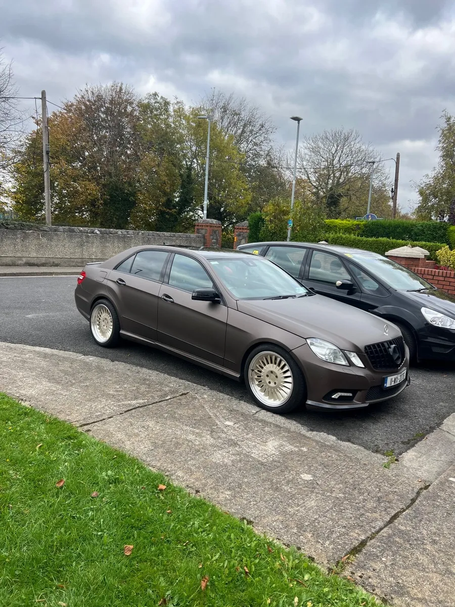 Mercedes-Benz E-Class 2011 - Image 3