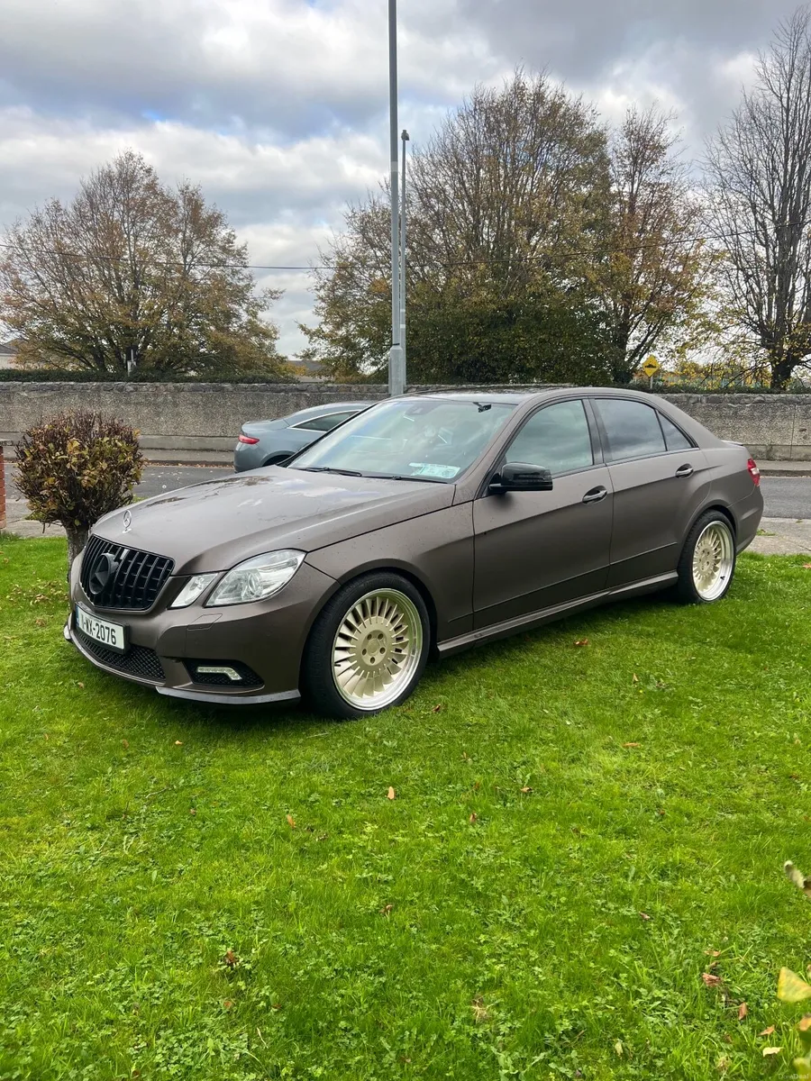 Mercedes-Benz E-Class 2011 - Image 4
