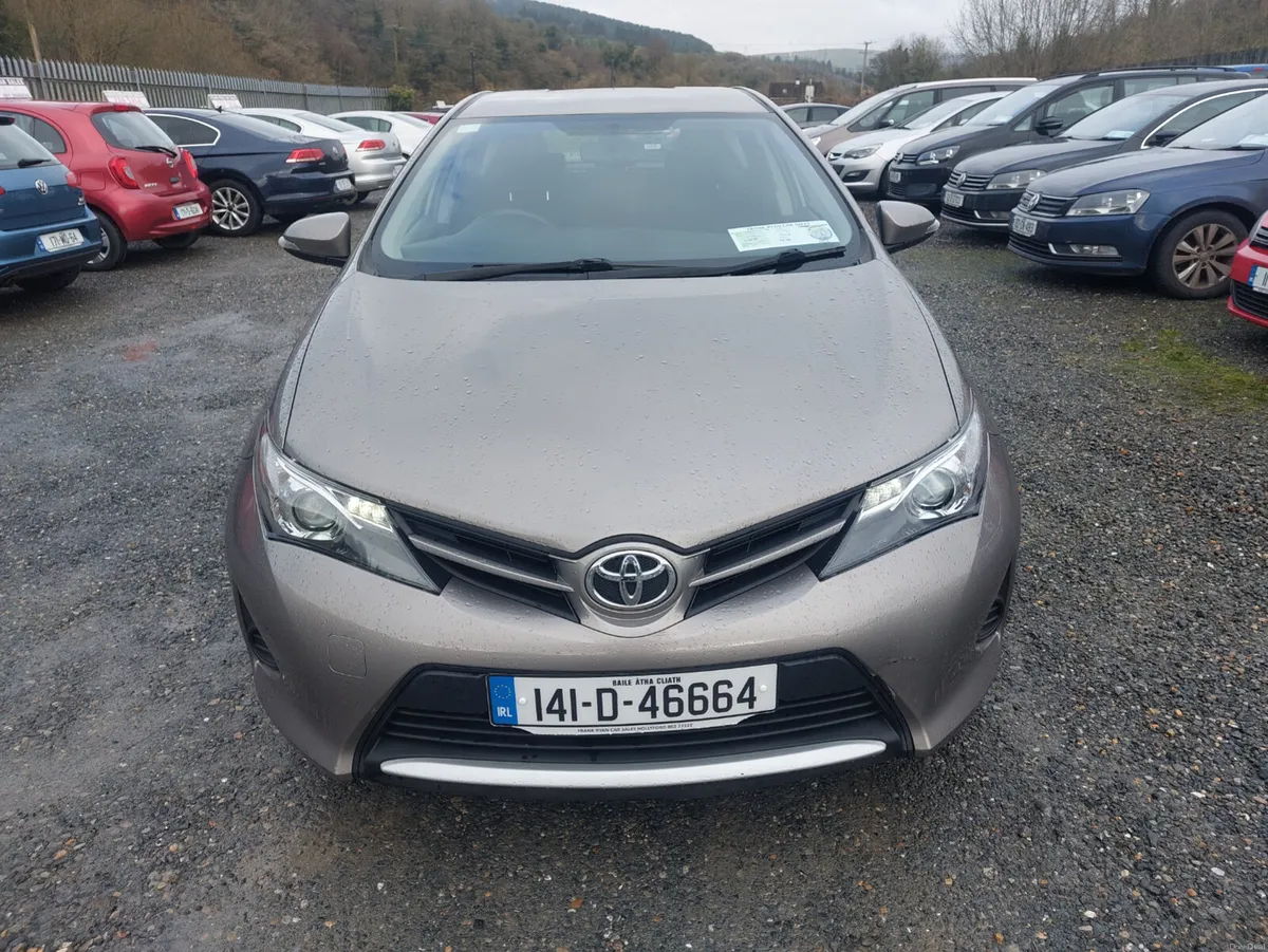 Toyota Auris 2014 - Image 1