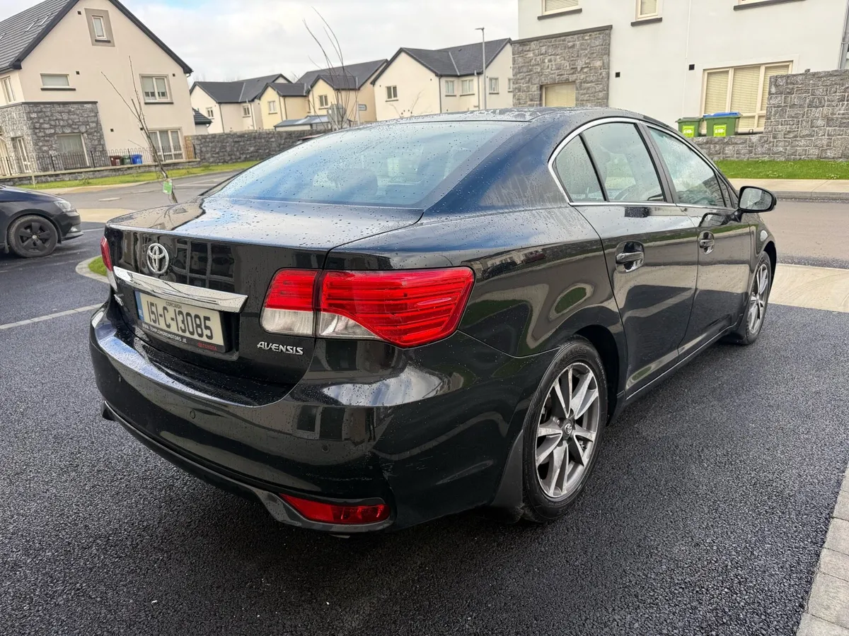 151 Toyota avensis luna - Image 3