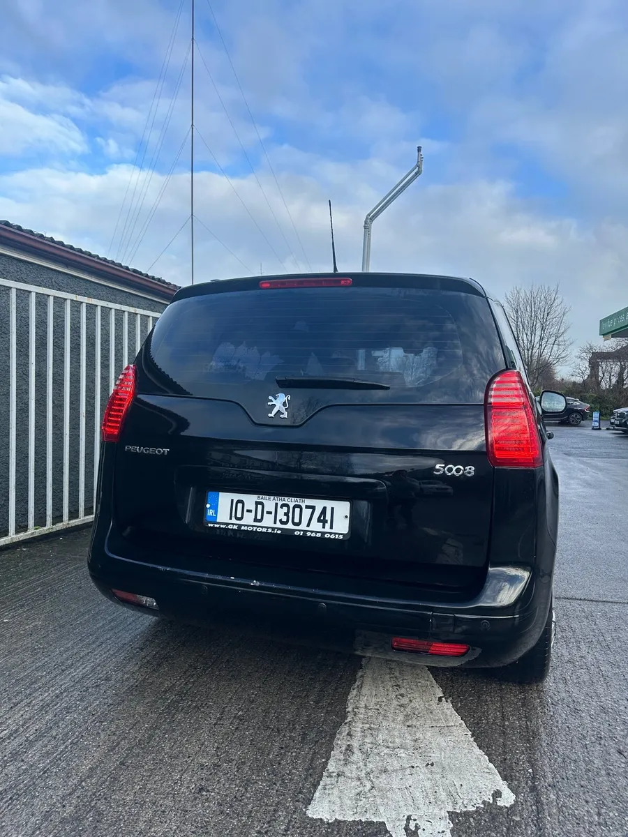 Peugeot 5008 2010 - Image 2