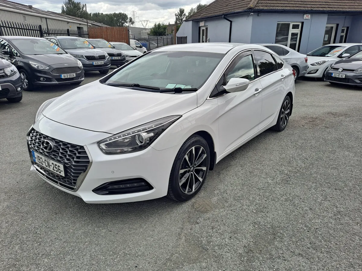 Hyundai i40 2019 EXECUTIVE EDITION TOURER - Image 4