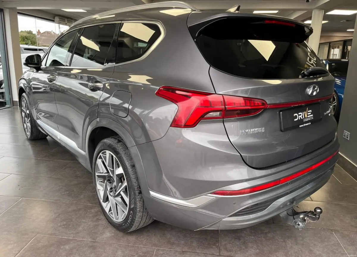 Hyundai Santa Fe 2021 4WD Executive Plus 2 Year Wa - Image 4