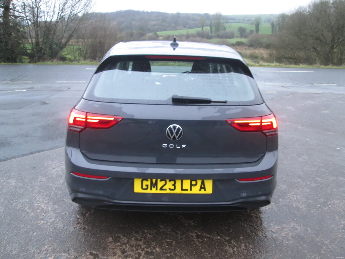 2023  VOLKSWAGEN  GOLF  1.5  TSI  130  LIFE  5DR - Image 6