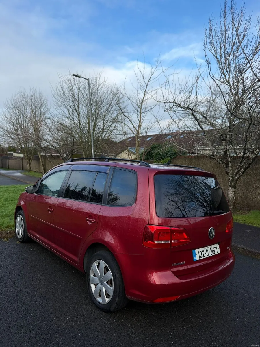 Volkswagen Touran 2013 Automatic Low mileage - Image 3
