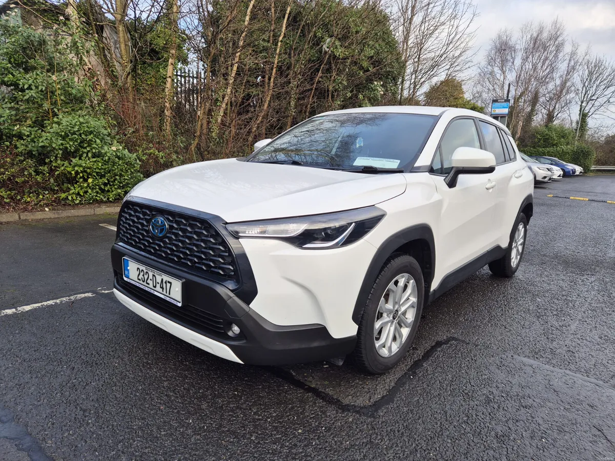 Toyota Corolla Cross/2023 /1.8 Petrol Hybrid/Auto - Image 1