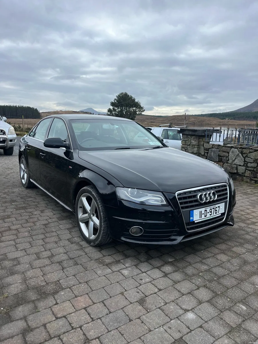 Audi A4  S-Line - Image 2