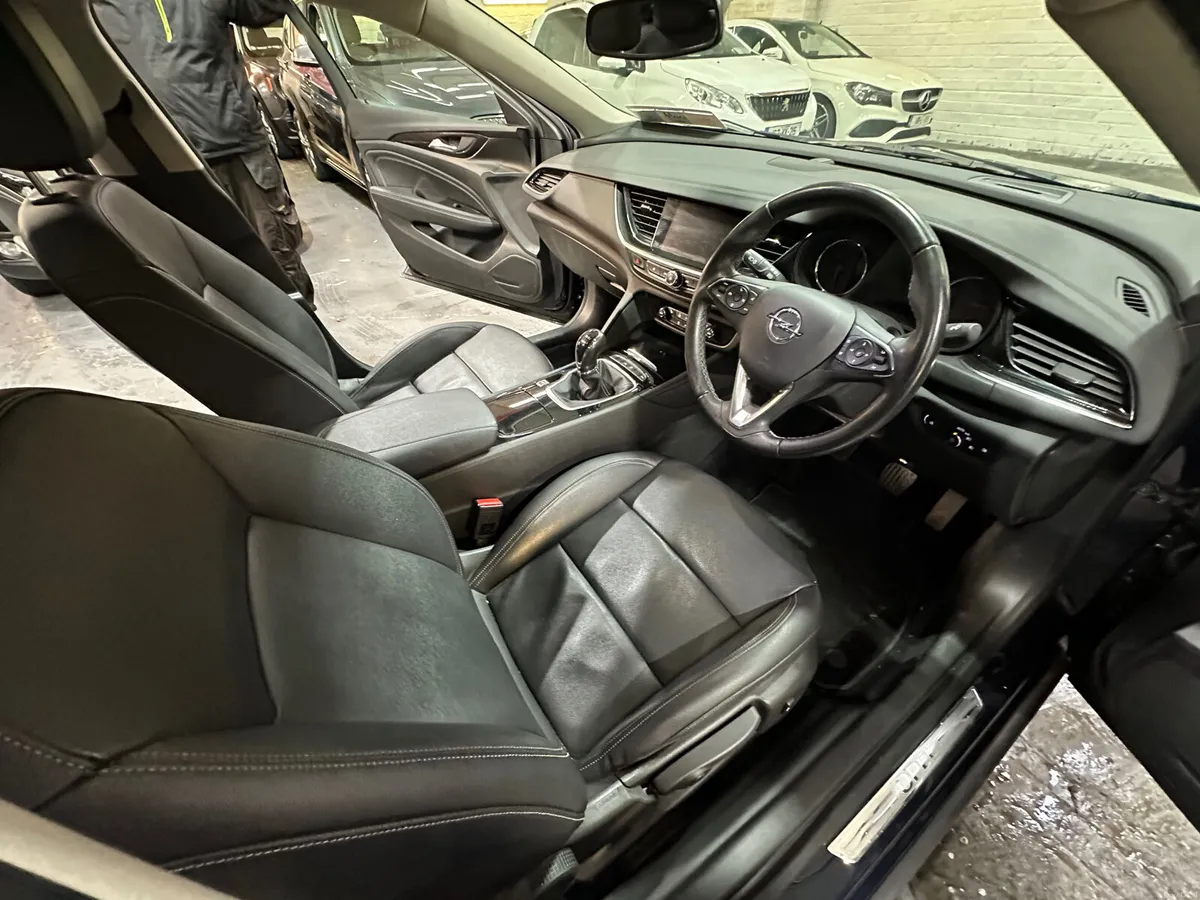 Opel Insignia 1.5 (140PS) Tbo ecoTEC ELITE Petrol - Image 4