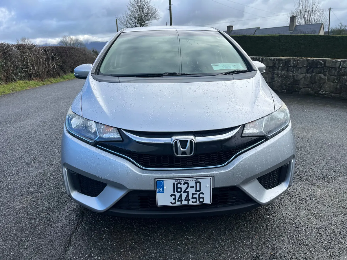 Honda Fit 2016  hybrid automatic - Image 2