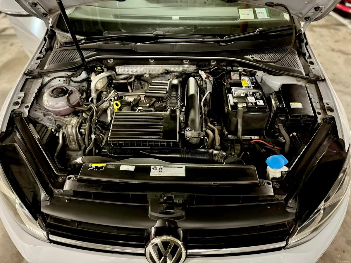 2017 VW Golf Comfortline – Excellent Condition - Image 3