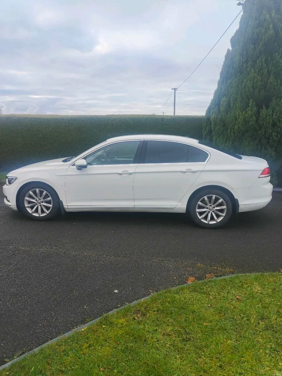 Volkswagen Passat - Image 3