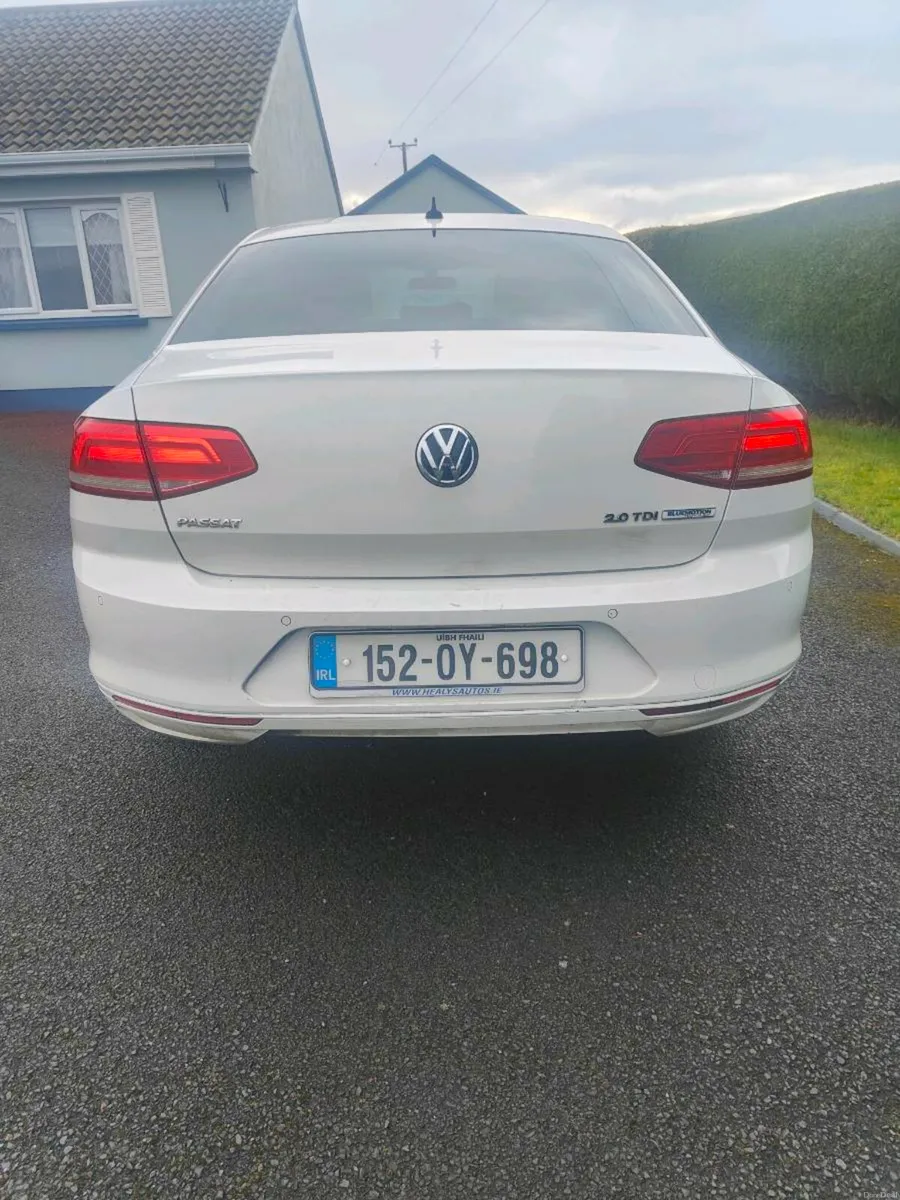Volkswagen Passat - Image 2