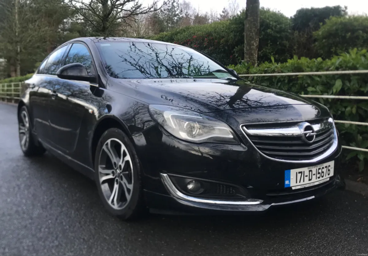 Opel Insignia 1.6CDTI  SRI Deluxe Edition 200kms - Image 1