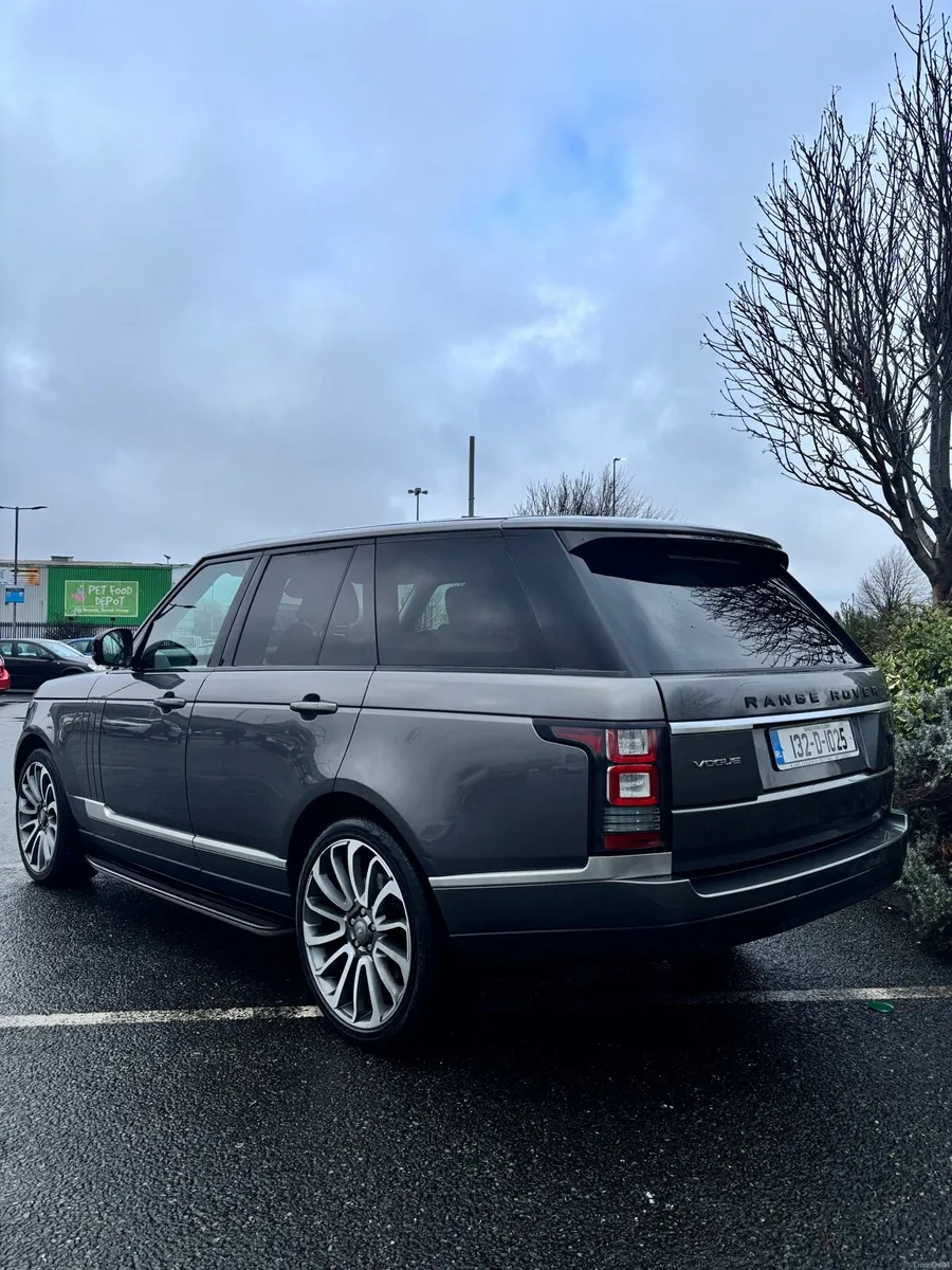 2013 (132) Land Rover Range Rover Vogue 3.0 TDV6 - Image 2