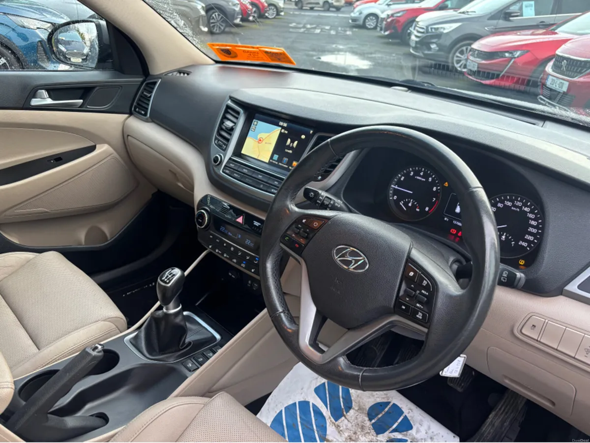 Hyundai Tucson EXECUTIVE - Image 2