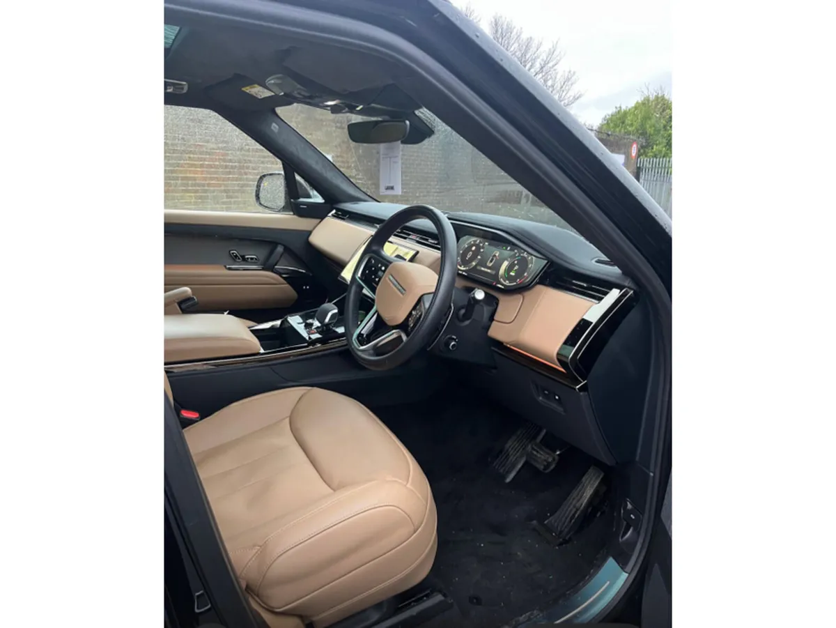 Land Rover Range Rover SE CARAWAY PERFORATED WINDS - Image 2
