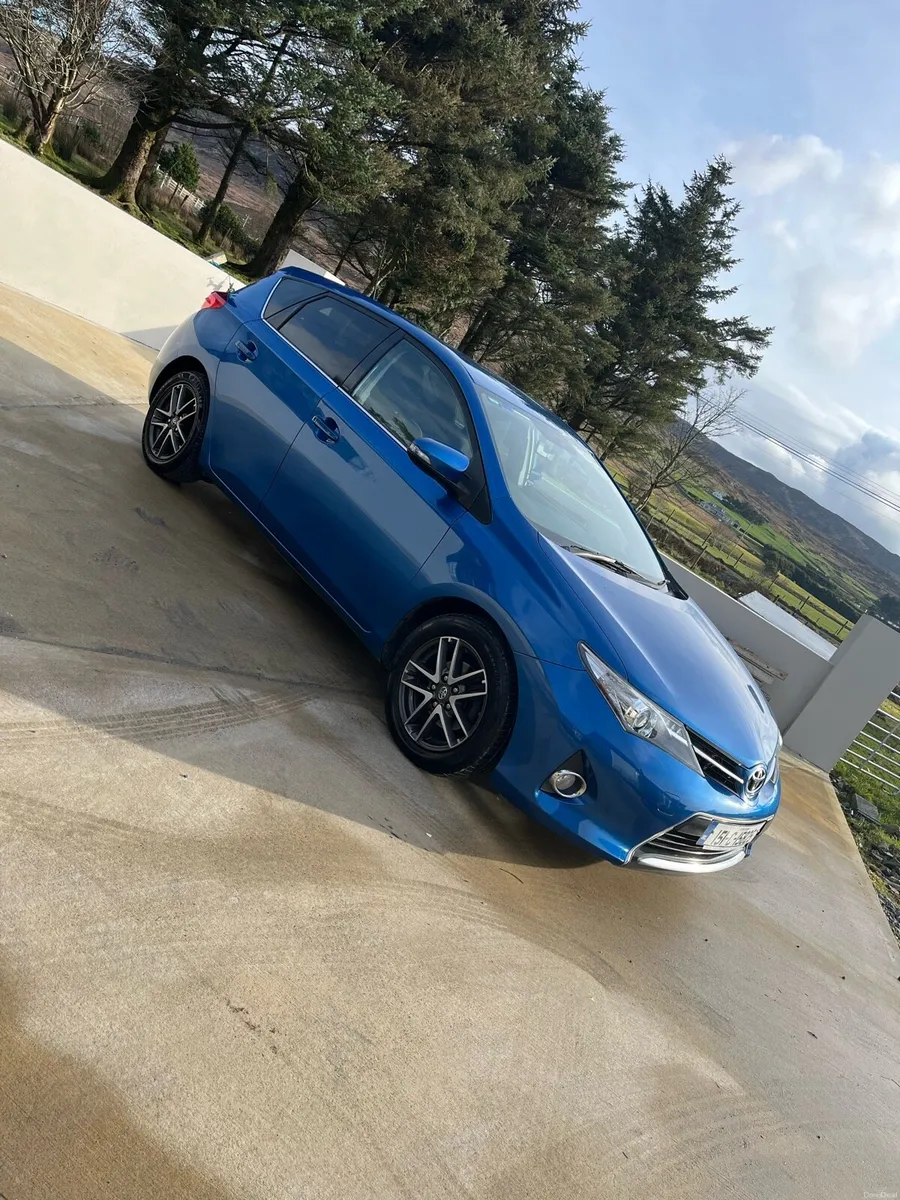 Toyota Auris 1.4 D-4D - Image 1