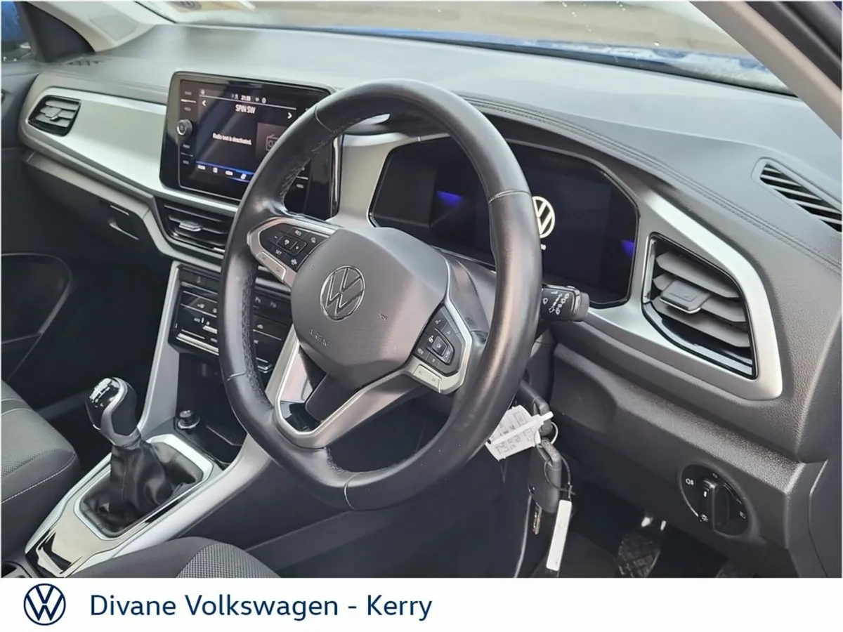 Volkswagen T-Roc LIFE 2.0 TDI 116 BHP - Image 4
