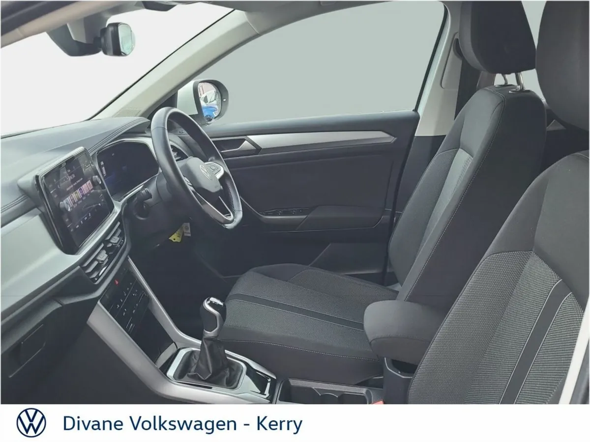 Volkswagen T-Roc LIFE 2.0 TDI 116 BHP - Image 4