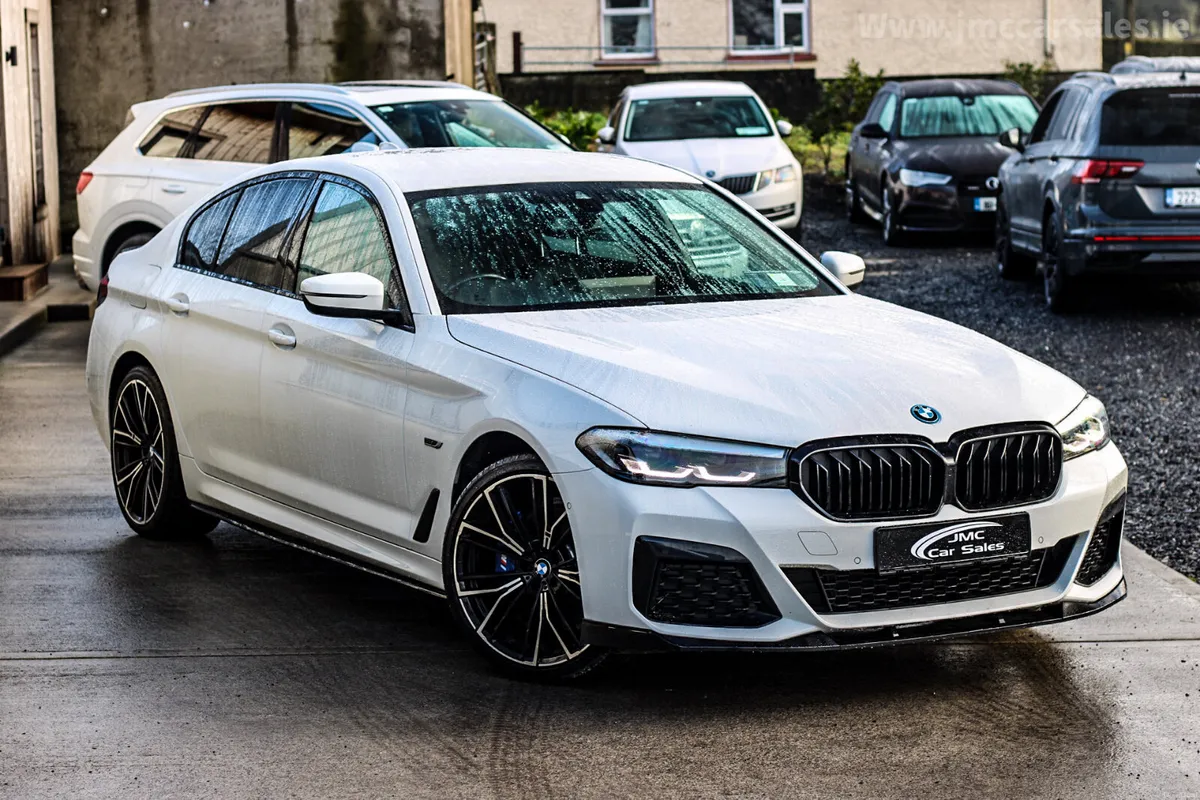 2022 BMW 530E M-SPORT PLUG IN HYBRID - Image 2