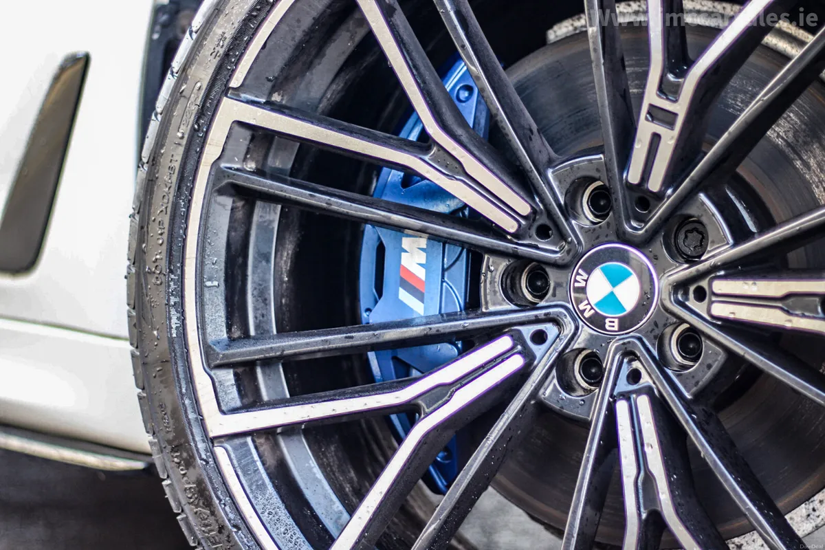 2022 BMW 530E M-SPORT PLUG IN HYBRID - Image 3