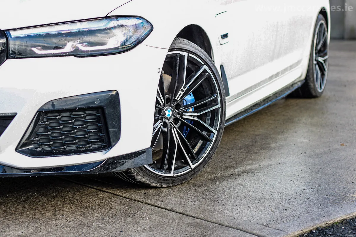 2022 BMW 530E M-SPORT PLUG IN HYBRID - Image 4