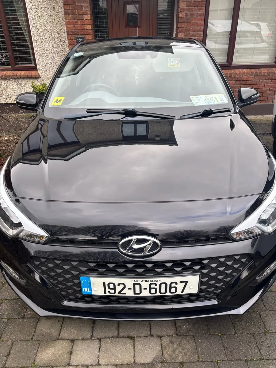 Hyundai i20 Deluxe - Image 3