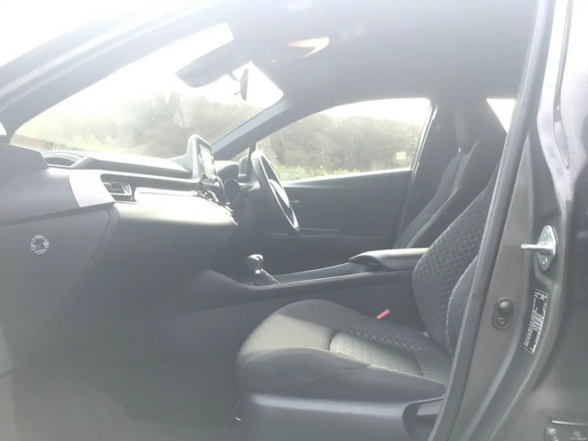Toyota C-HR HYBRID LUNA - GRANDONS - Image 6