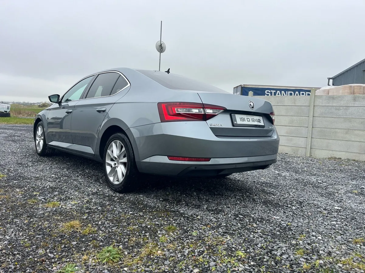 Skoda Superb - Image 3