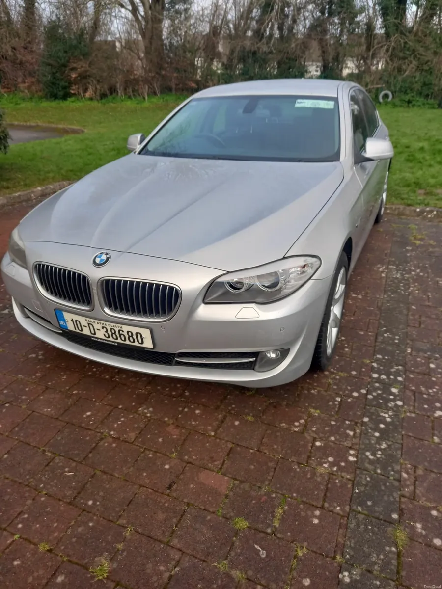 BMW 5-Series 2010 - Image 2