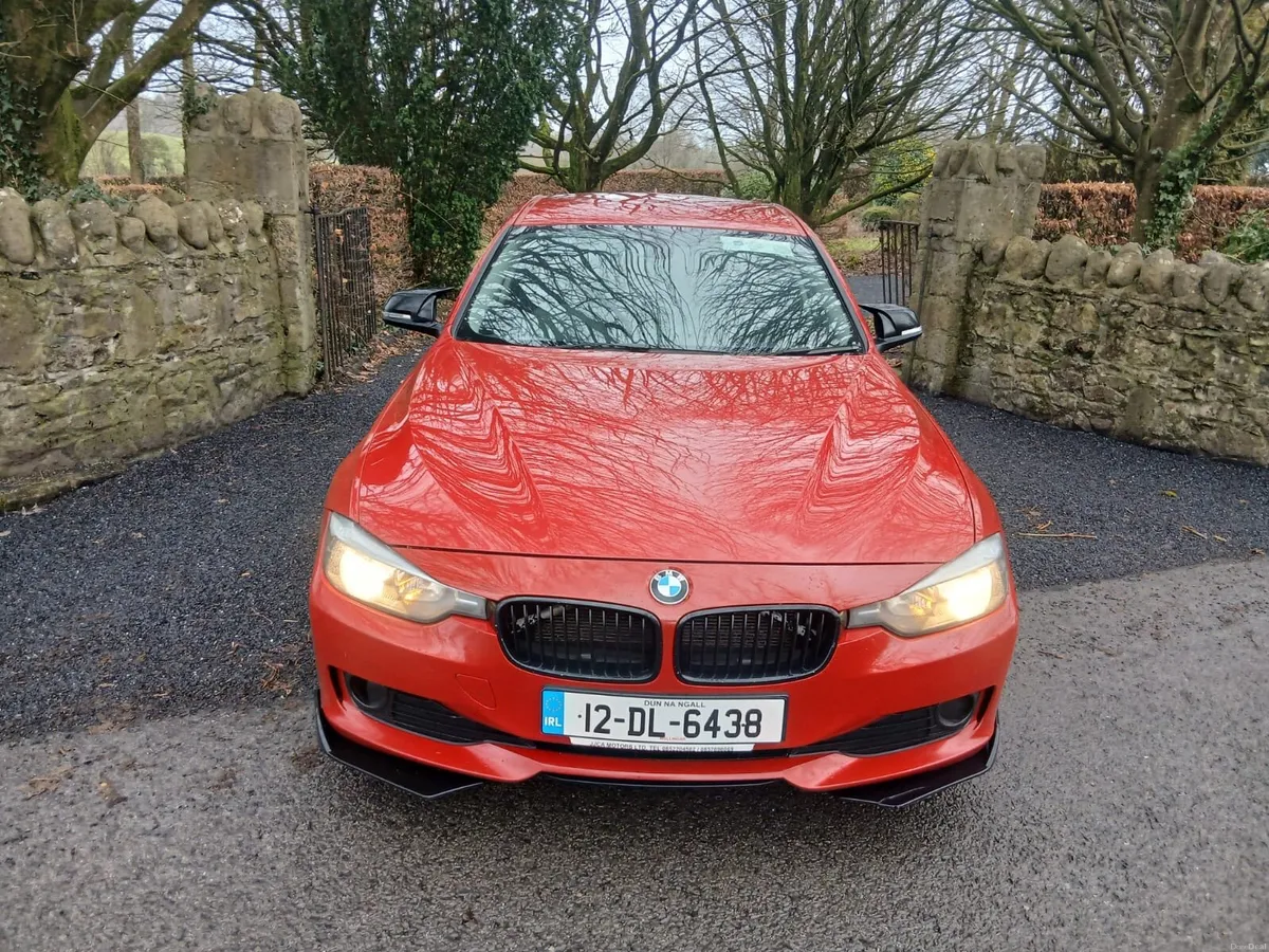 2012 BMW 320 - Image 2