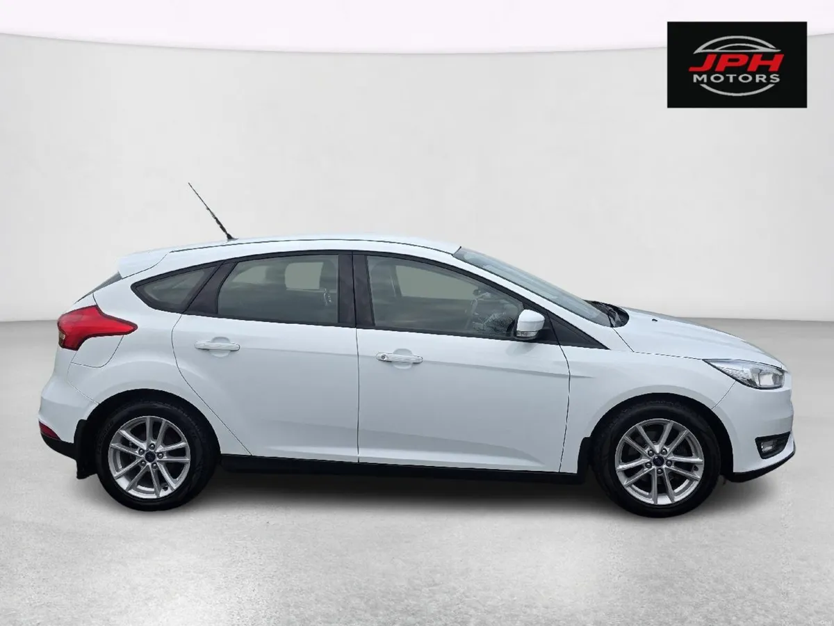 Ford Focus 2016 - Image 2