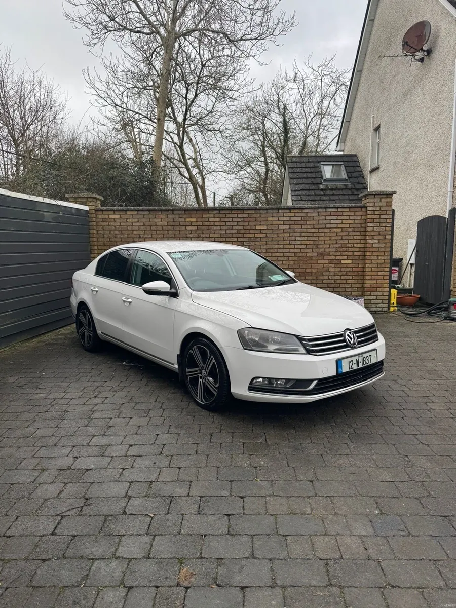 Volkswagen Passat - Image 2