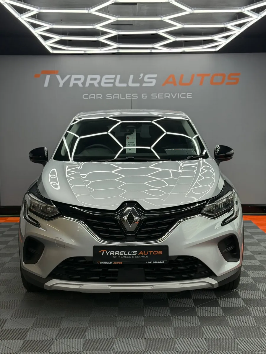 Renault Captur 1.0 Petrol ICONIC "ONE OWNER" 2022 - Image 3