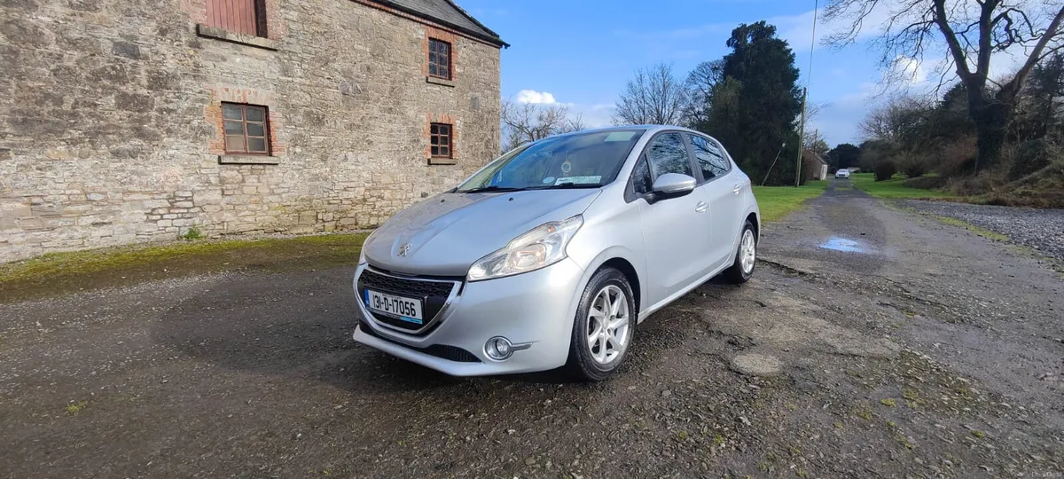 Peugeot 208 1.4 diesel ( NCT and TAX)!! - Image 1