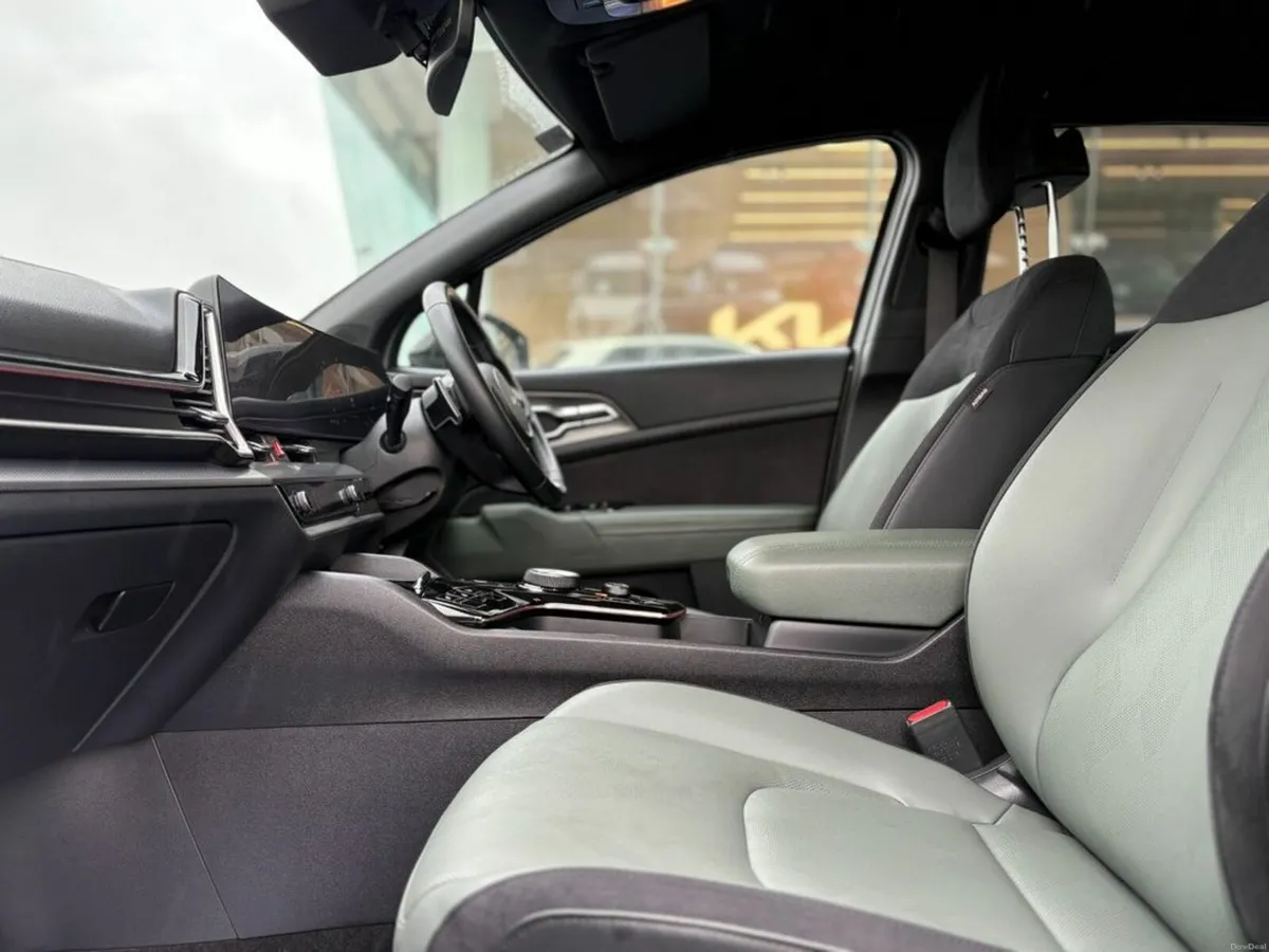 Kia Sportage HEV Anniversary Edition - Image 2