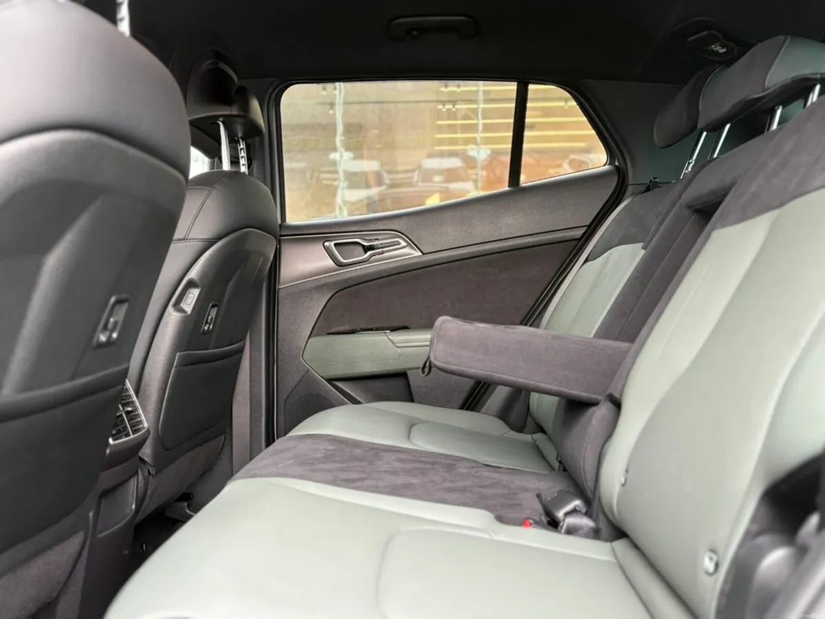 Kia Sportage HEV Anniversary Edition - Image 4