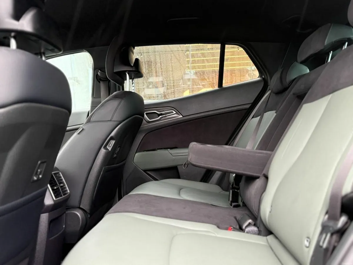 Kia Sportage HEV Anniversary Edition - Image 4