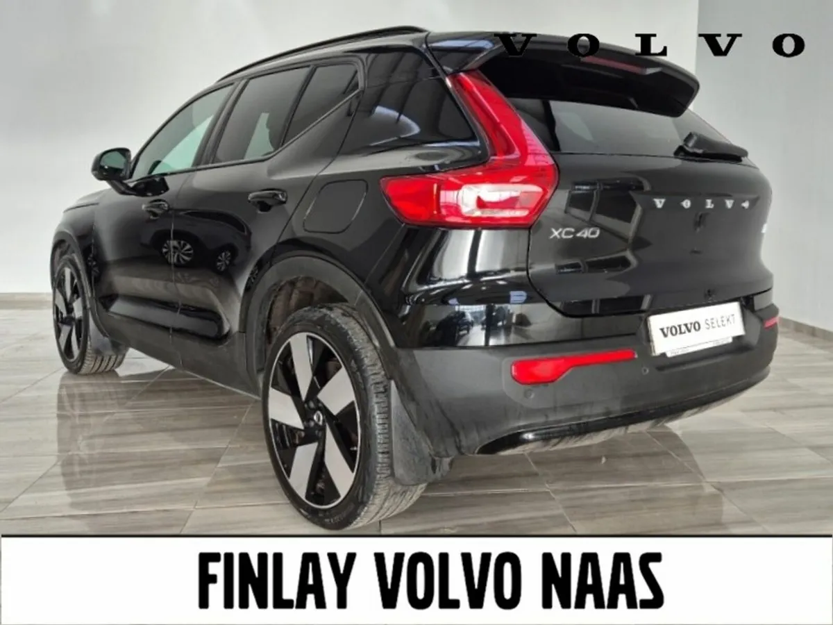 Volvo XC40 BEV 231hp Ultimate 69kw Pan Roof , Heat - Image 3