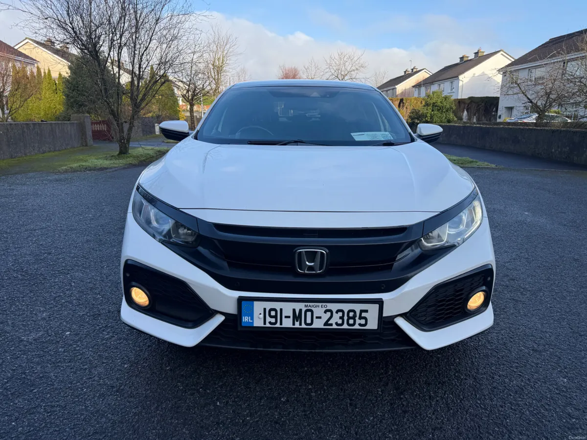 Honda Civic 2019/1.6 i-DTEC Premium Plus/Warranty - Image 3