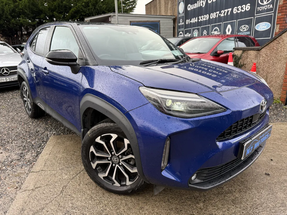 2022 Toyota Yaris Cross 1.5 HYBRID LUNA SPORT - Image 1
