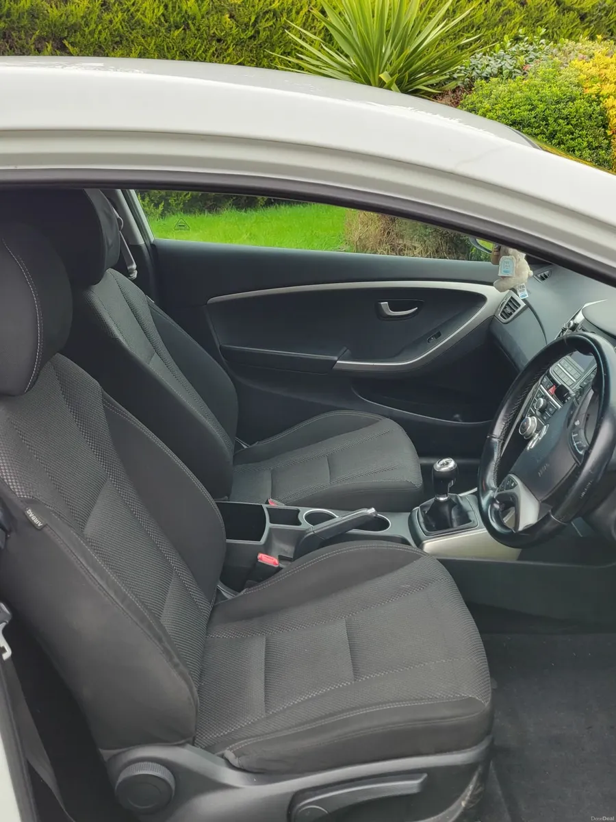 Hyundai i30 2015 - Image 2