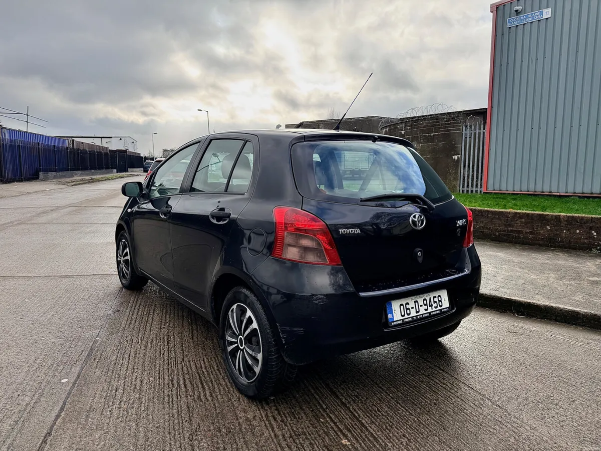 Toyota Yaris 1.0 petrol - Image 4